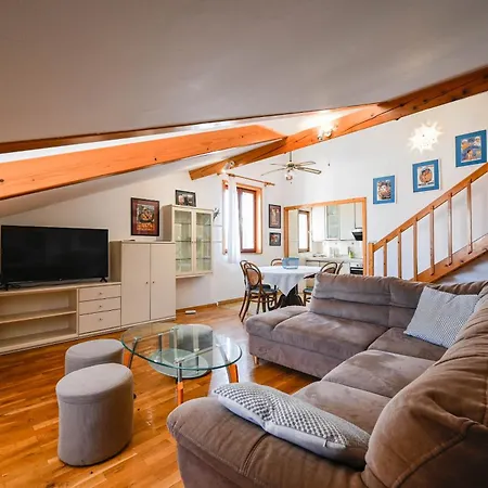 Carera 69 Apartment